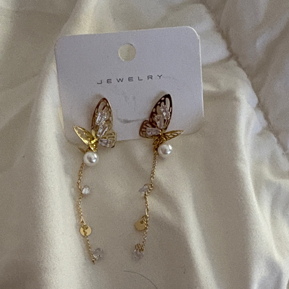 Elegant Gold Butterfly Drop Earrings